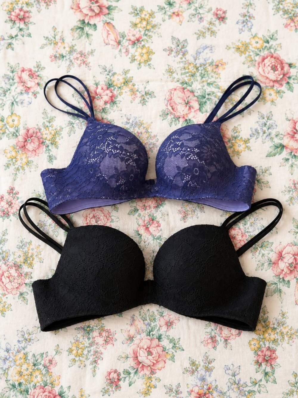 Set of 2 Vintage Victoria's Secret Angels Secret Embrace Push-Up Bras - 34B